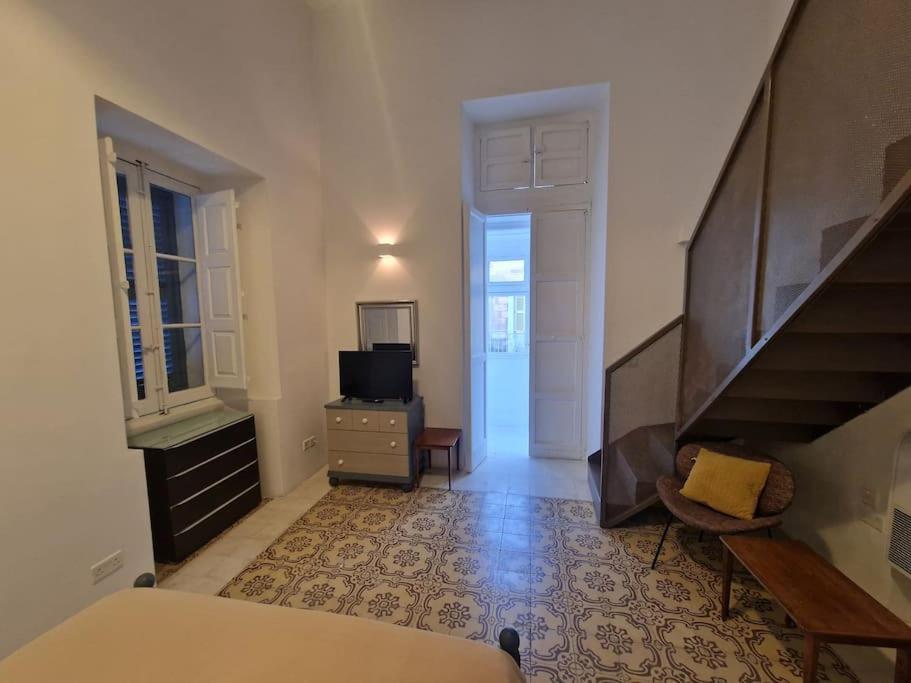 Appartement No 60, 2nd Floor, Centrally Located, Fully Equipped