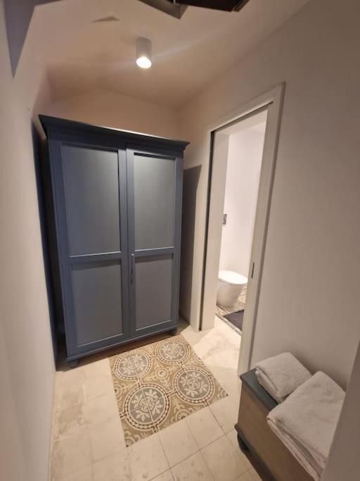 No 60, 2nd Floor, Centrally Located, Fully Equipped * Floriana